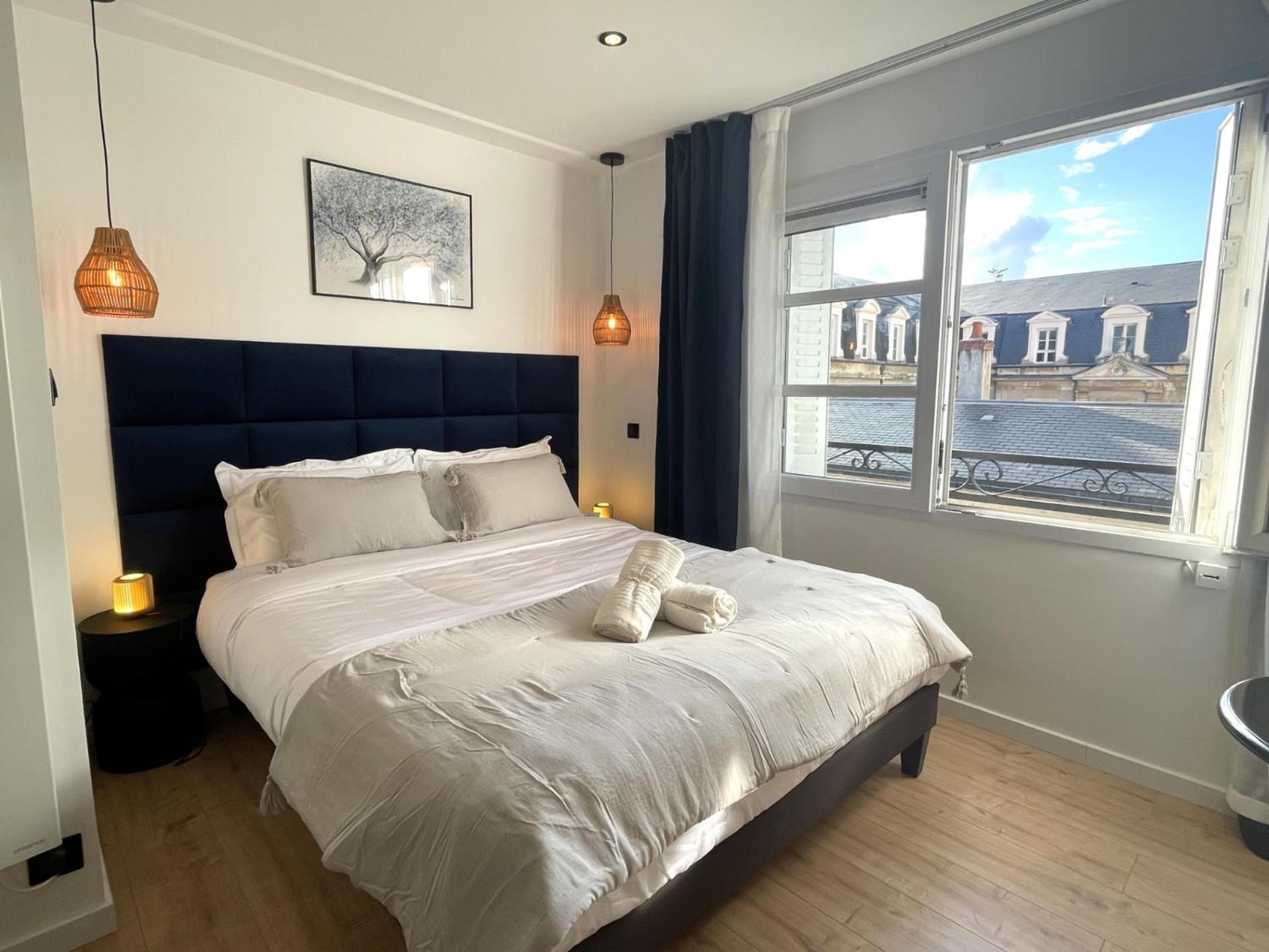 Sous Le Chene Bleu - Appartement Cosy Au Coeur De ディジョン エクステリア 写真